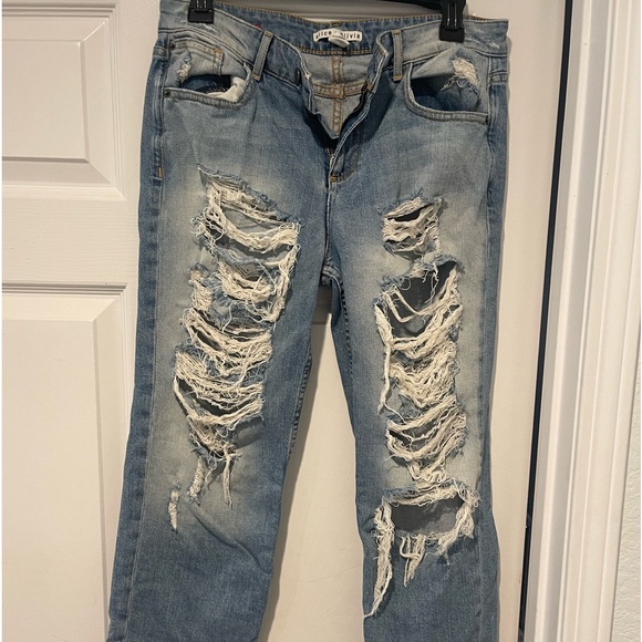 Alice + Olivia Boyfiend distressed cropped jeans- - Picture 2 of 6